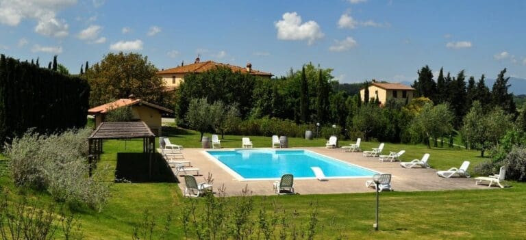 Rent Villa Saffron Buckthorn Tuscany