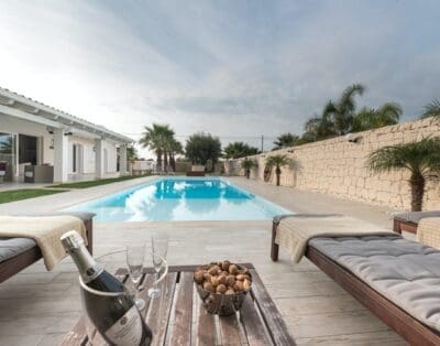 Rent Villa Salle Delphinium Sicily