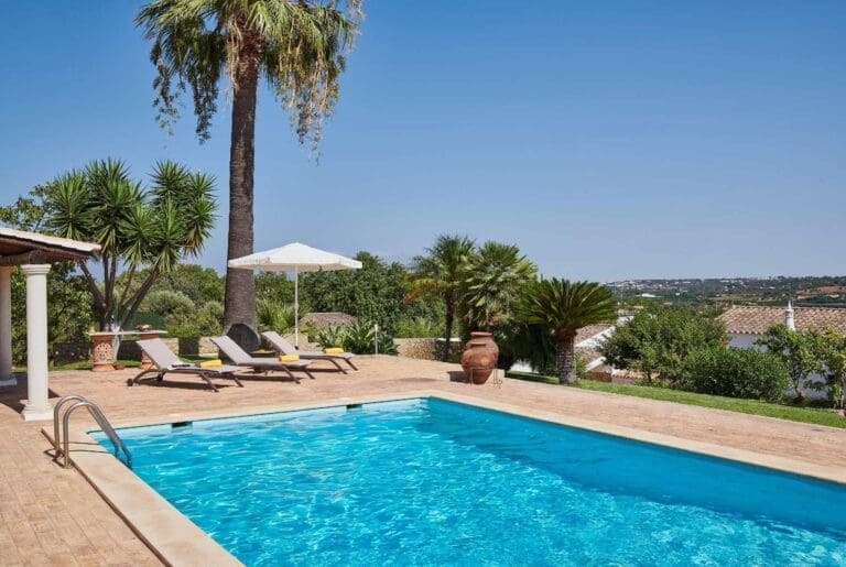 Rent Villa Scarlet Water Elm Algarve