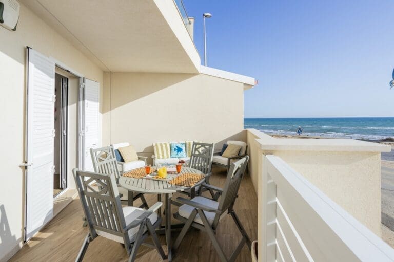 Rent Villa Seaweed Jacaranda Sicily