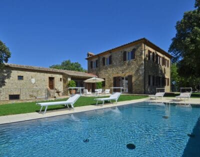 Rent Villa Sheen Ghost Tree Tuscany