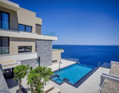 Rent Villa Shimmer Satin Crete