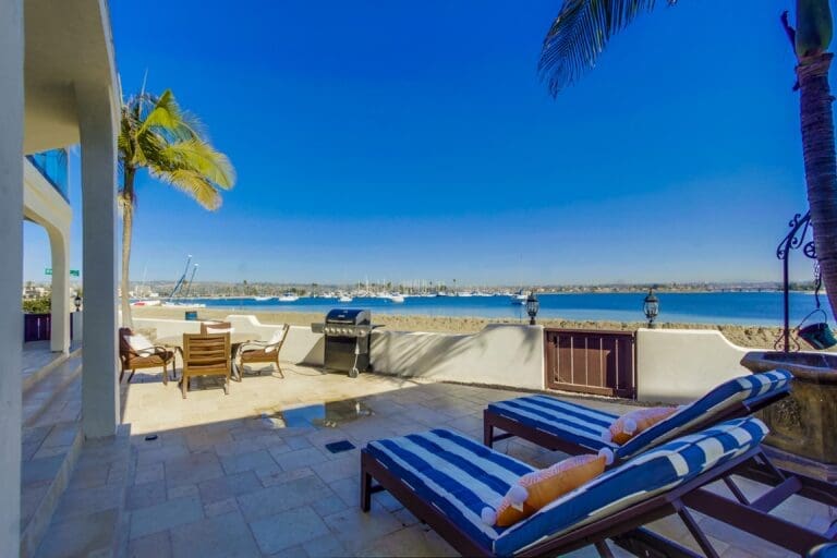 Rent Villa Shimmering Oleaster San Diego