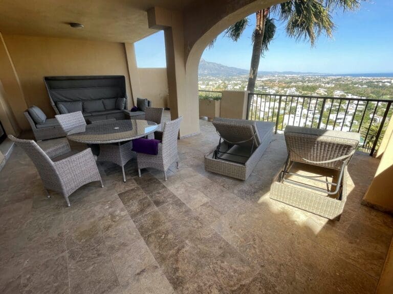 Rent Villa Sky Winterbloom Spain