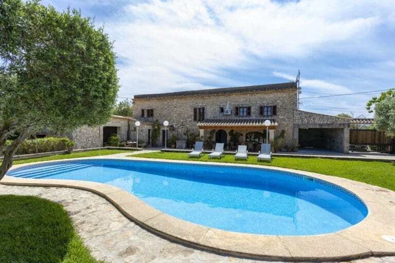 Rent Villa Smokey Chestnut Balearic Islands