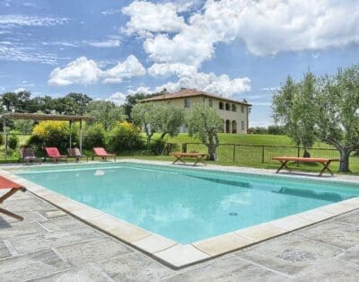 Rent Villa Spicy Tzumu Tuscany