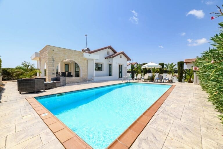 Rent Villa State Kangaroo Cyprus