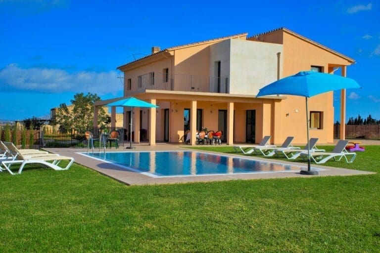 Rent Villa Stout Beech Balearic Islands