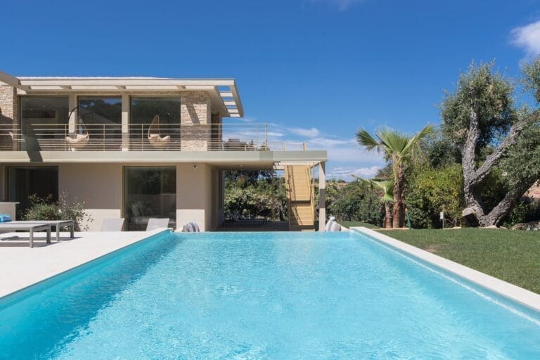 Rent Villa Sufficient Bubbly France