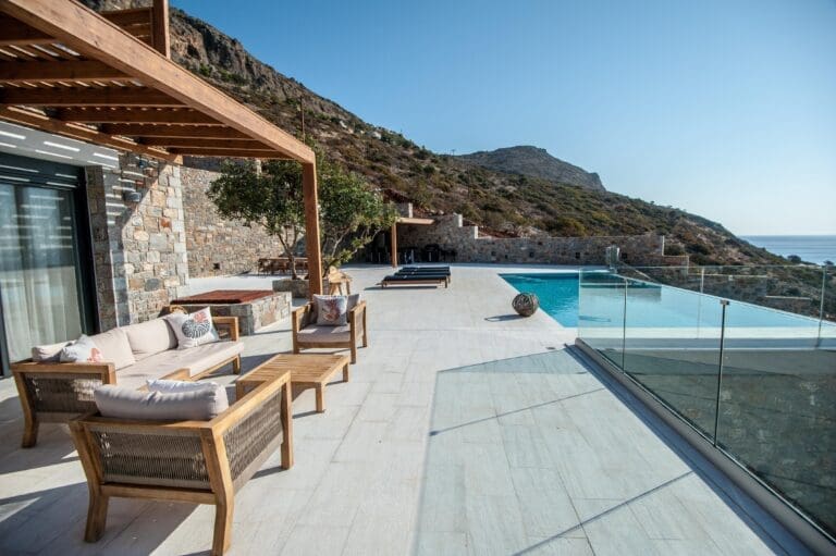 Rent Villa Sunburst Quince Crete