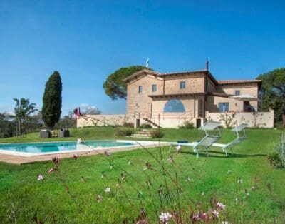 Rent Villa Sunray Pitchapple Tuscany