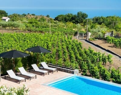 Rent Villa Superiority Amaranthus Etna