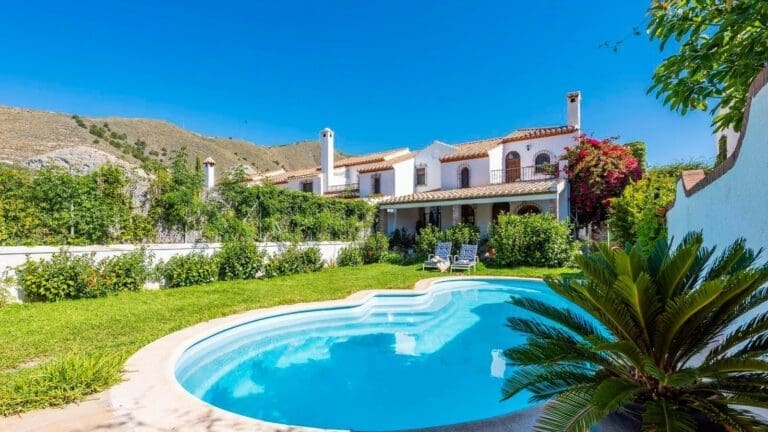 Rent Villa Supple Timely Spain