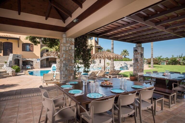 Rent Villa Taupe Breadnut Crete