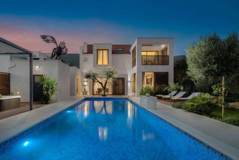 Rent Villa Tea Sword Croatia