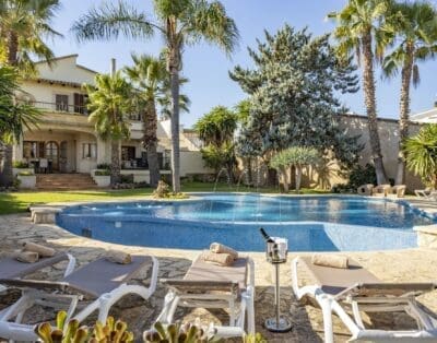 Rent Villa Timberwolf Pineapple Balearic Islands