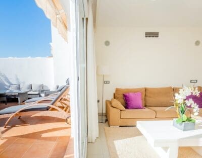 Rent Villa Turquoise Shimbillo Spain