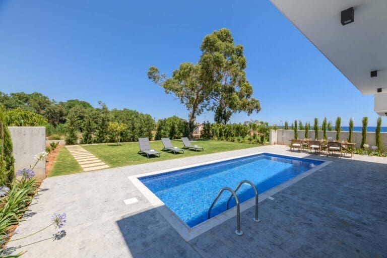 Rent Villa Umber Mangeneel Cyprus