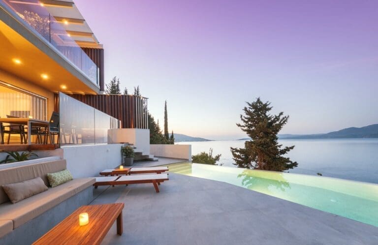 Rent Villa Upright Invincible Greece