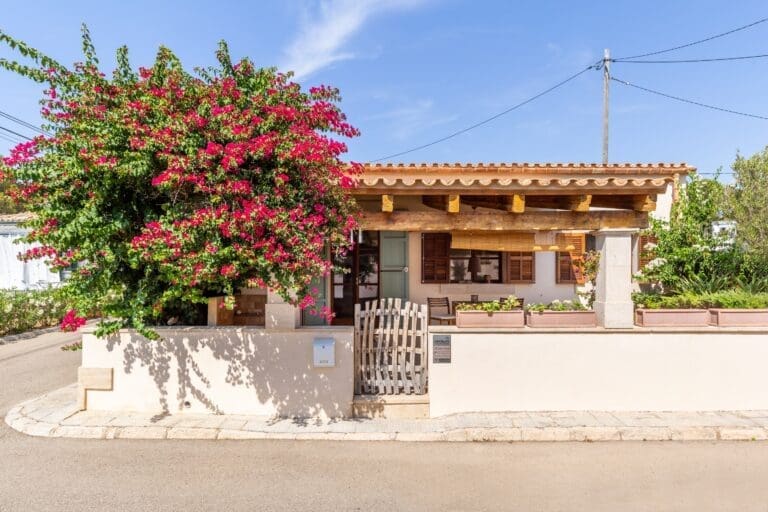 Rent Villa Vanilla Paw Balearic Islands