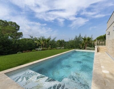 Rent Villa Violet-Blue Silk France