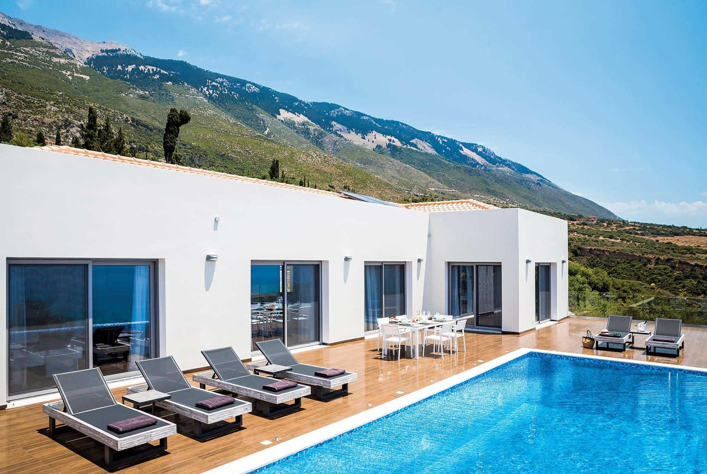 Rent Villa Violet-Red Cornstalk Kefalonia