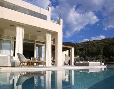 Rent Villa Vivid Breadnut Kokkino Chorio