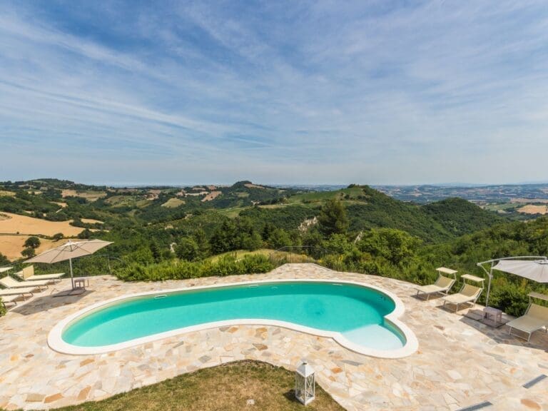 Rent Villa Wine Laichi Marche