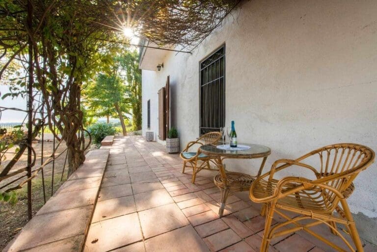 Rent Villa Wuzzy White Munich