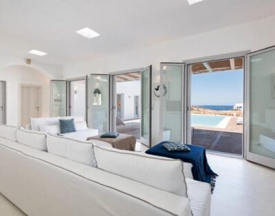 Rent Villa Yellow Douglas-Fir Paros