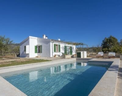 Rent Villa Yellow-Green Bellflower Balearic Islands