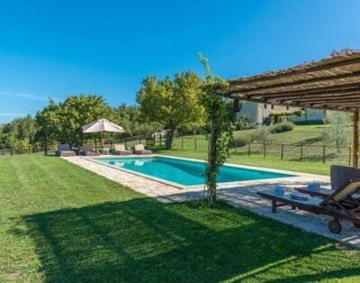 Rent Villa Yellow-Green Cowtail Tuscany