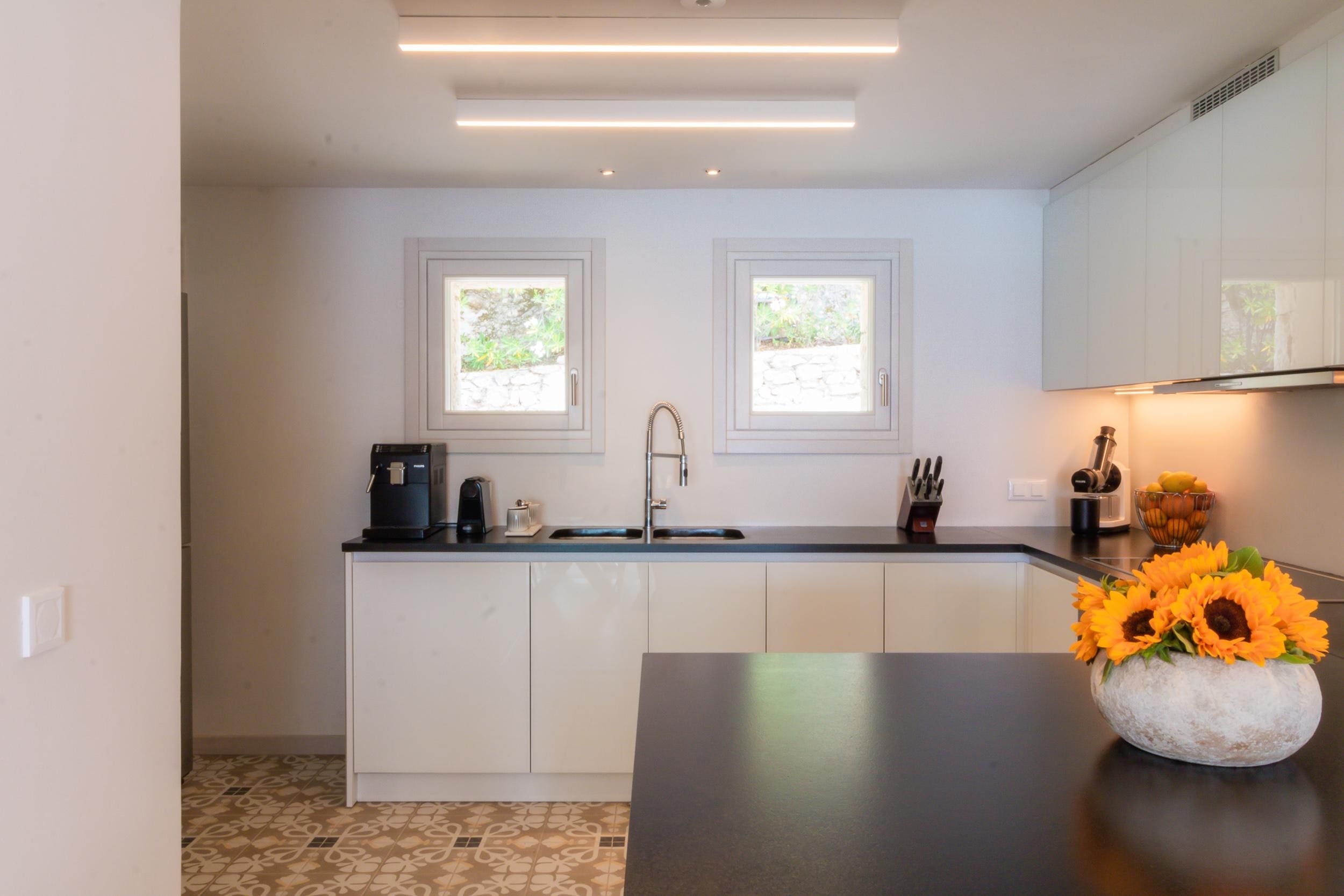 Rent Villa Yellow-Green Monja Corfu