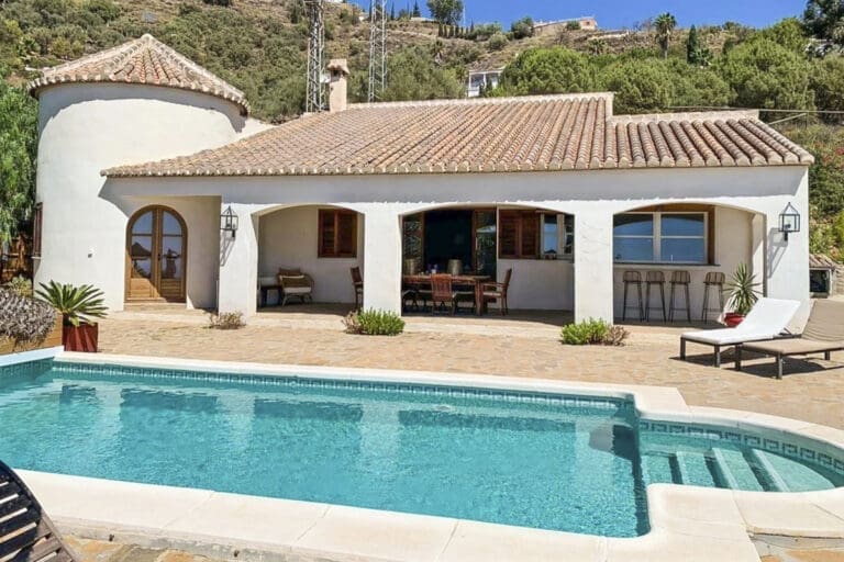 Villa Oleanda Sayalonga Spain