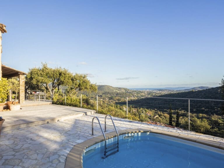 Dans Les Arbres France