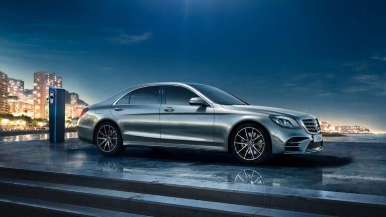 Historic Chauffeured Tour of Surrey & Cotswolds