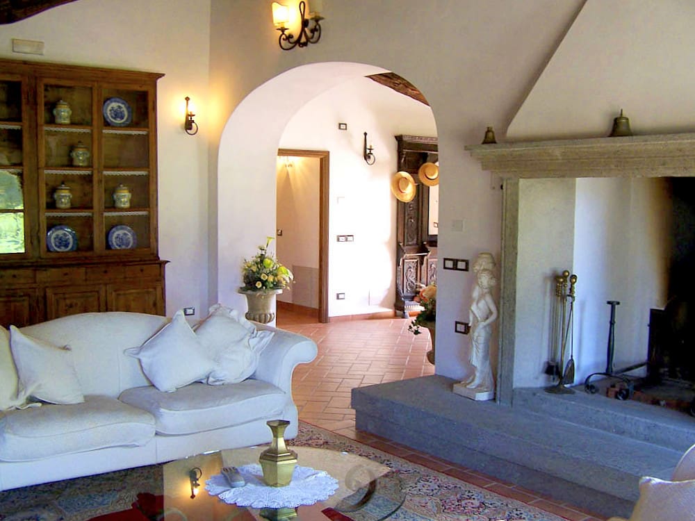 La Corte Saracini Italy