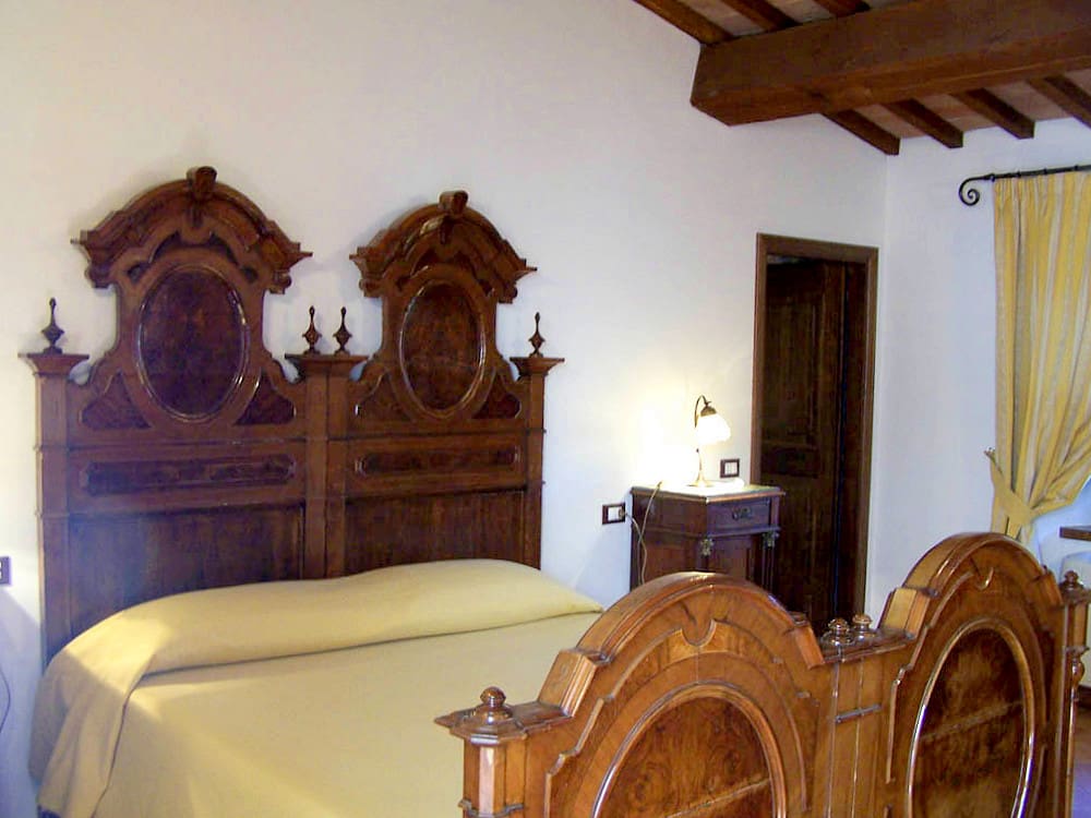 La Corte Saracini Italy
