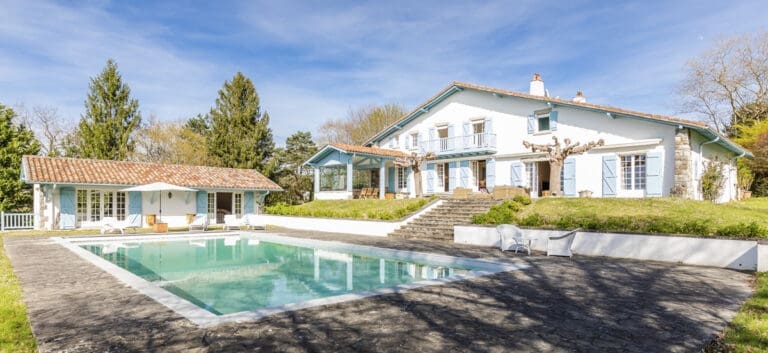 Maison de Maitre France