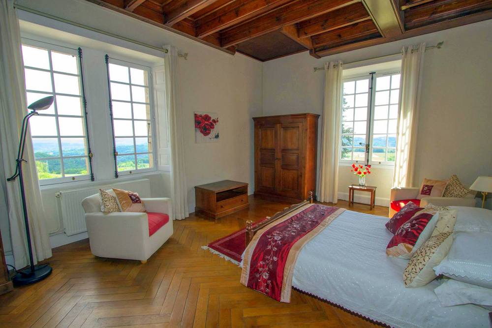 Rent Chateau Correze France