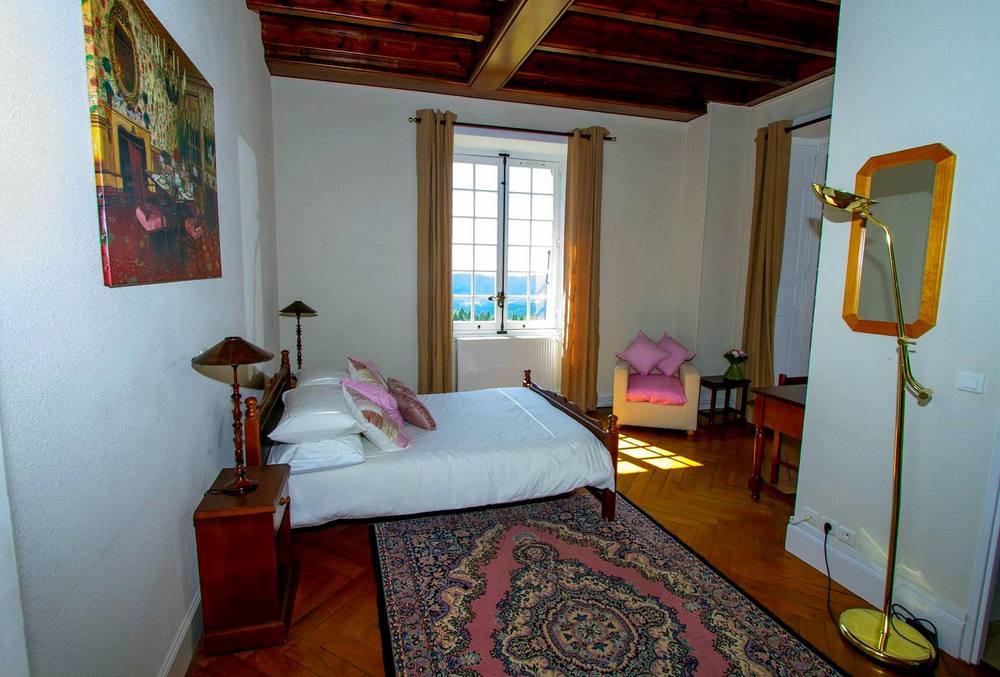 Rent Chateau Correze France