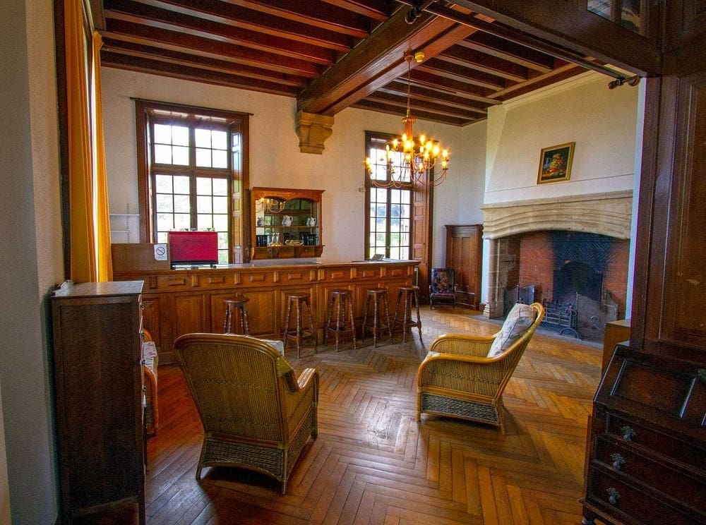 Rent Chateau Correze France