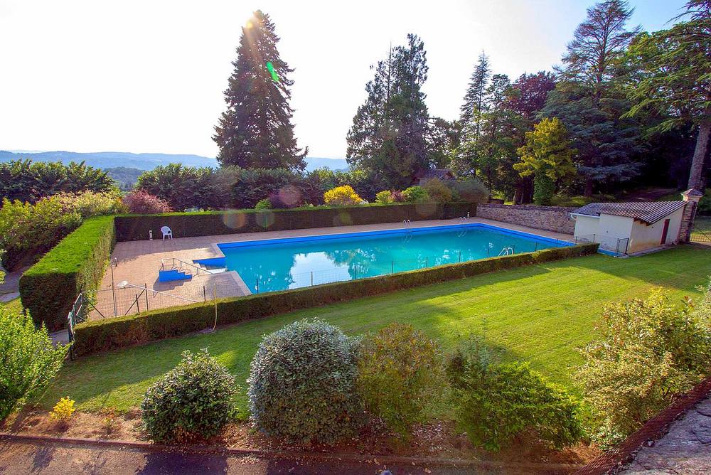 Rent Chateau Correze France