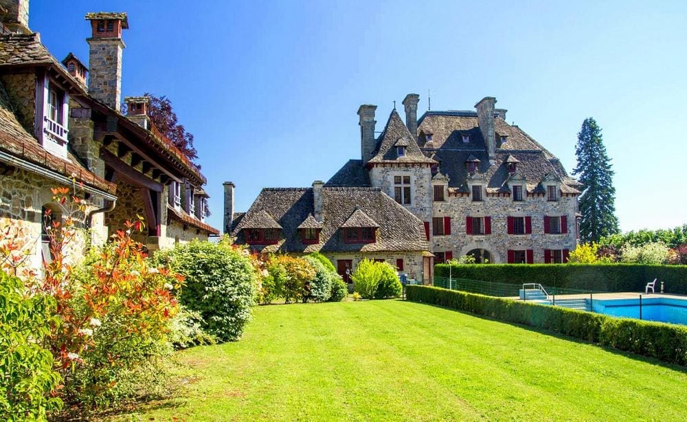 Rent Chateau Correze France