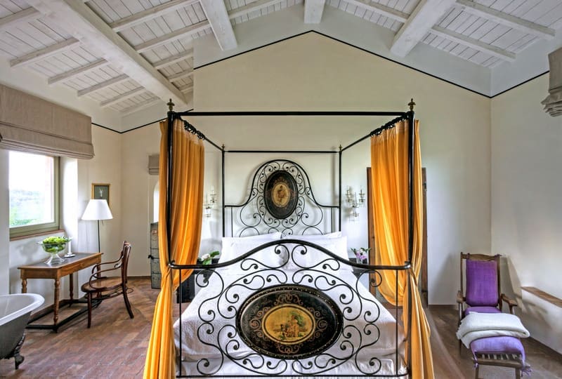 Rent Roccia Di Corte Italy
