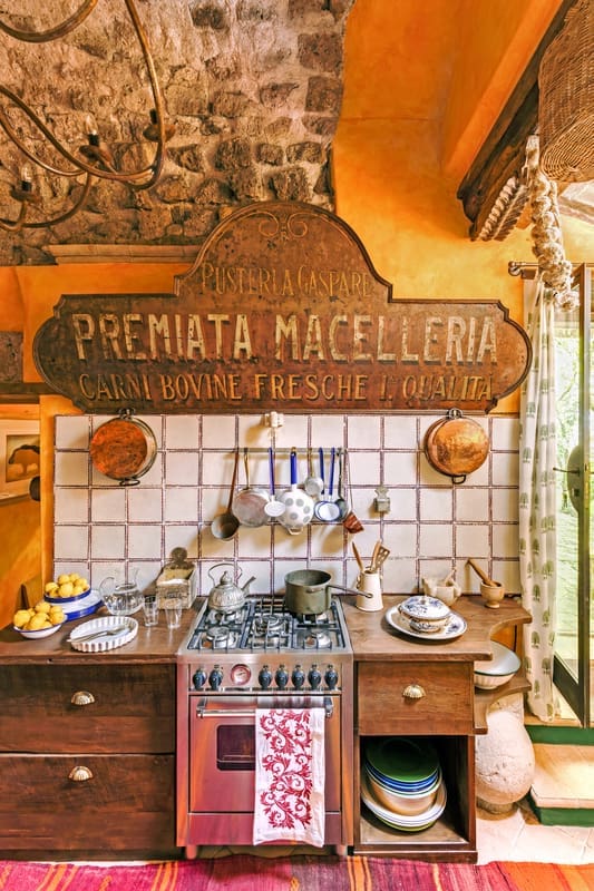 Rent Roccia Di Corte Italy
