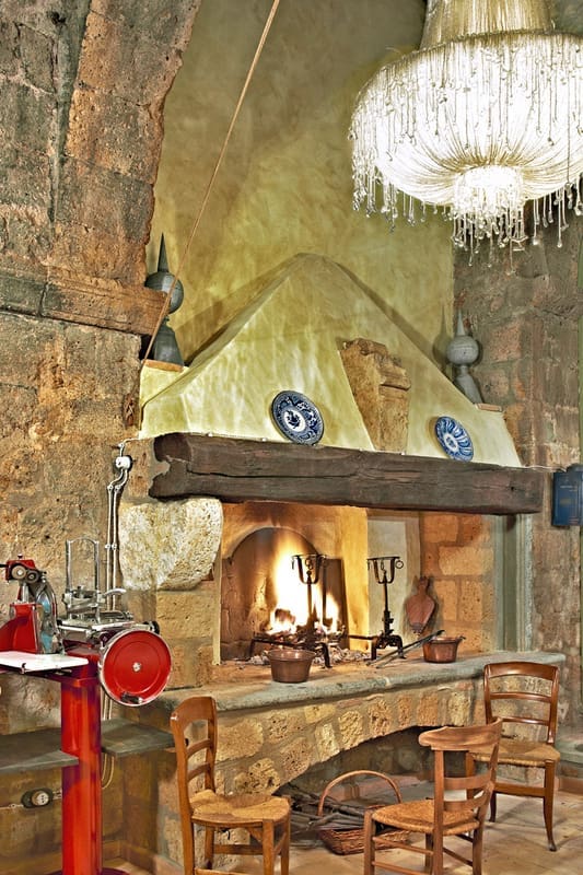 Rent Roccia Di Corte Italy