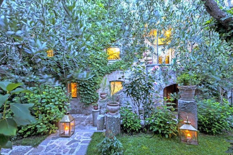 Rent Roccia Di Corte Italy