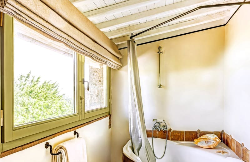 Rent Roccia Di Corte Italy