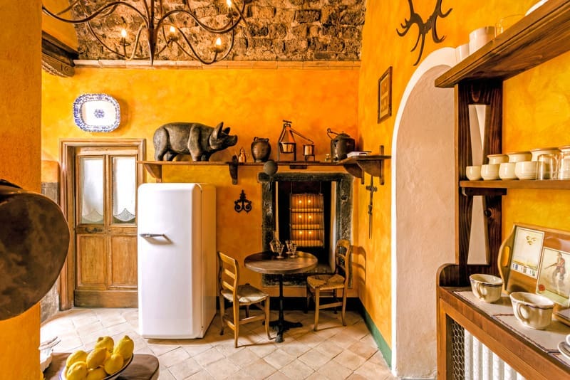 Rent Roccia Di Corte Italy